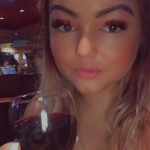 Meet your Posher, Camille